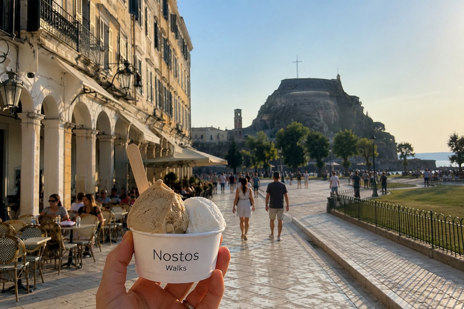 Μια βόλτα στην Παλιά Πόλη της Κέρκυρας με σπιτικό παγωτό Nostos στο χέρι. Τα σημεία που αξίζει να δείτε, χωρίς άγχος και χωρίς ρολόι.